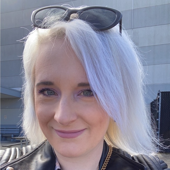 Meet your Posher, Tiffany - Picture 4 of 5